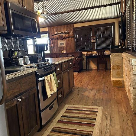 Vineyard Trail Cottages- Adults Only فريدريكسبيرغ المظهر الخارجي الصورة