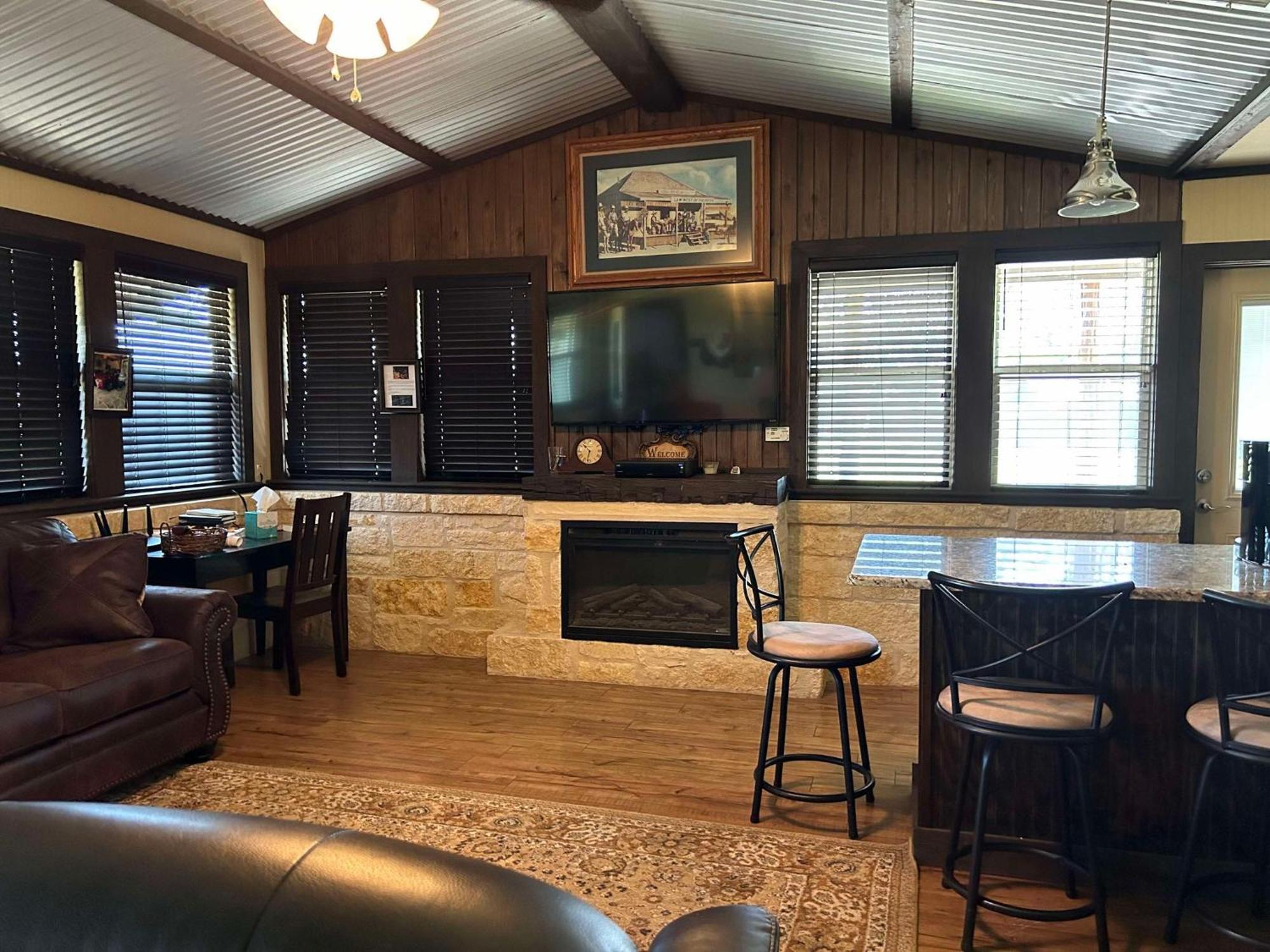 Vineyard Trail Cottages- Adults Only فريدريكسبيرغ المظهر الخارجي الصورة