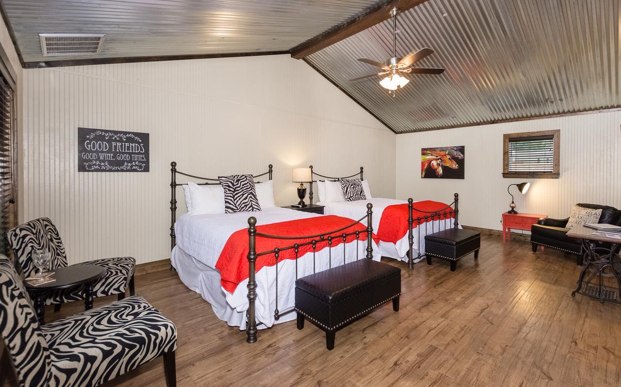 Vineyard Trail Cottages- Adults Only فريدريكسبيرغ الغرفة الصورة