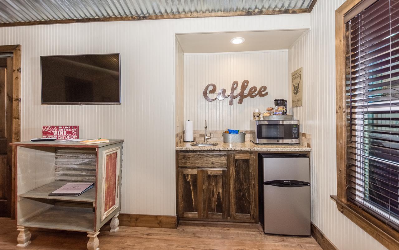 Vineyard Trail Cottages- Adults Only فريدريكسبيرغ الغرفة الصورة